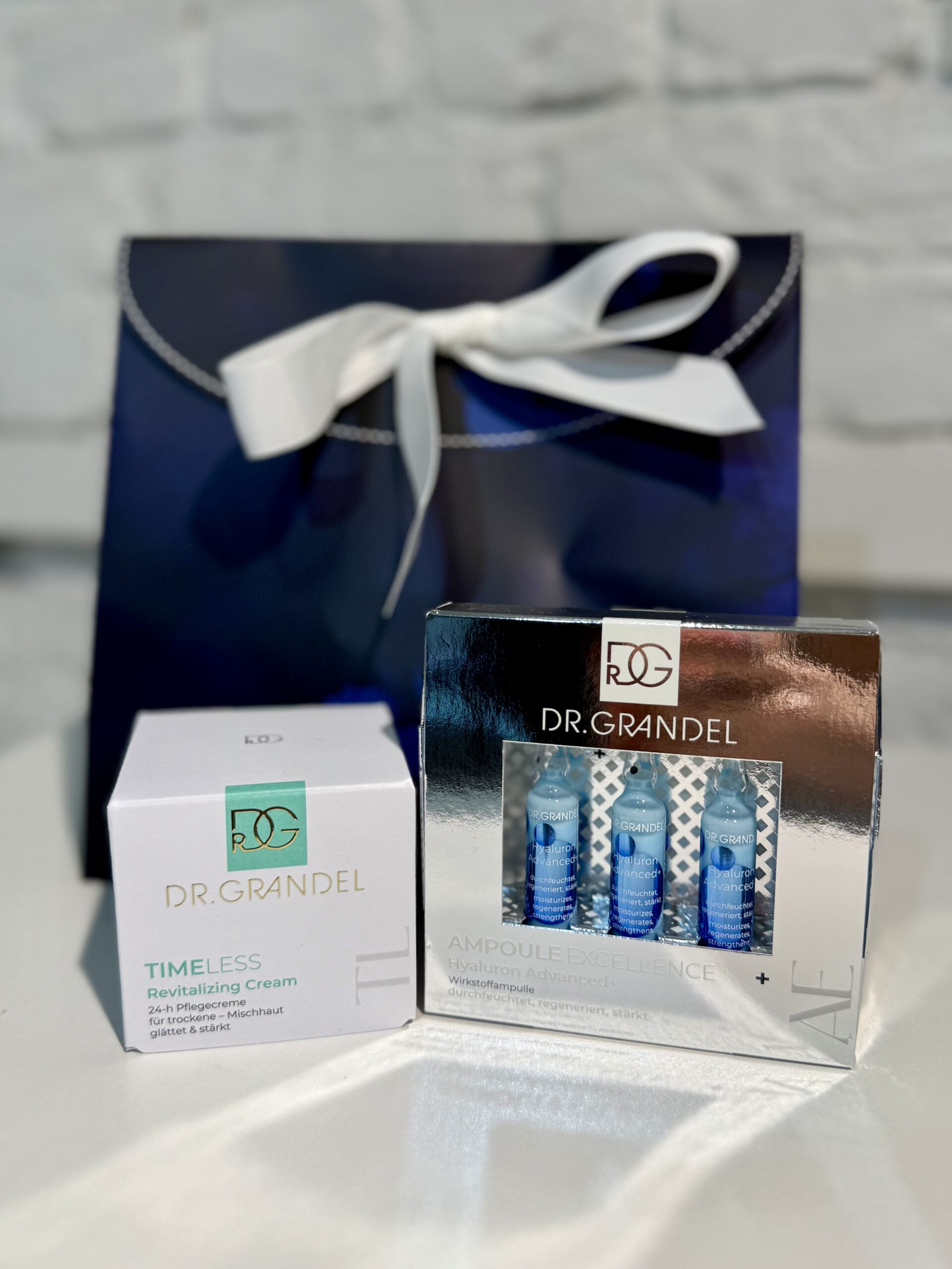 Liftinga krēms + DĀVANA Hyaluron Advanced ampulas