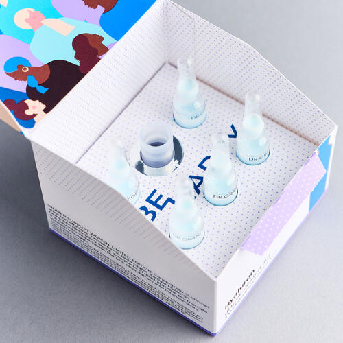 Mitrinošas ampulas sejai ar grumbu izlīdzinošu efektu HYALURON - Image 2